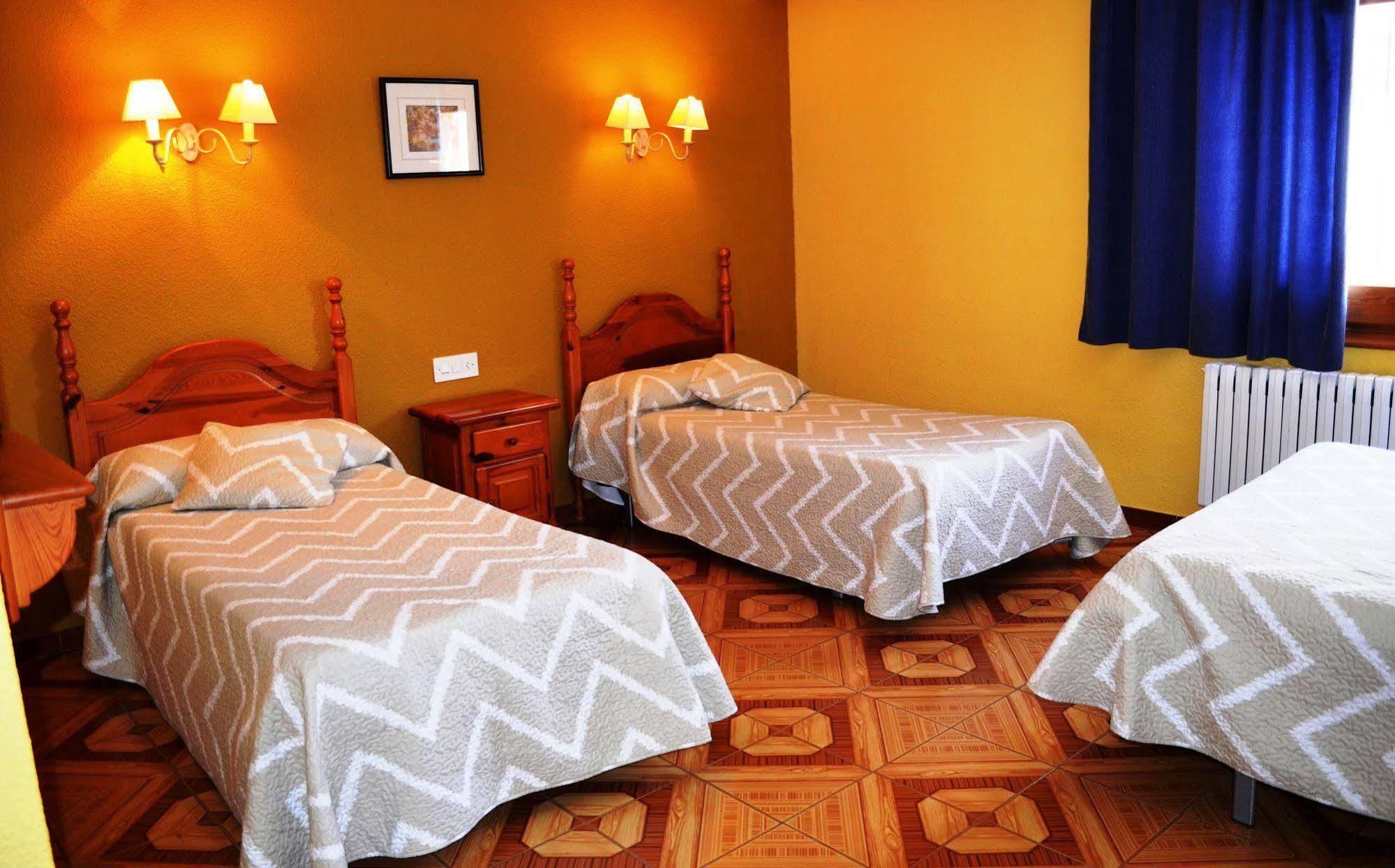 Hotel Suiza Bronchales Buitenkant foto